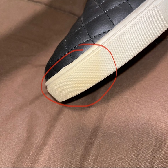 Steve Madden Ecentrcq Black Quilted Leather Upper Slip-On Sneakers. - Picture 11 of 13